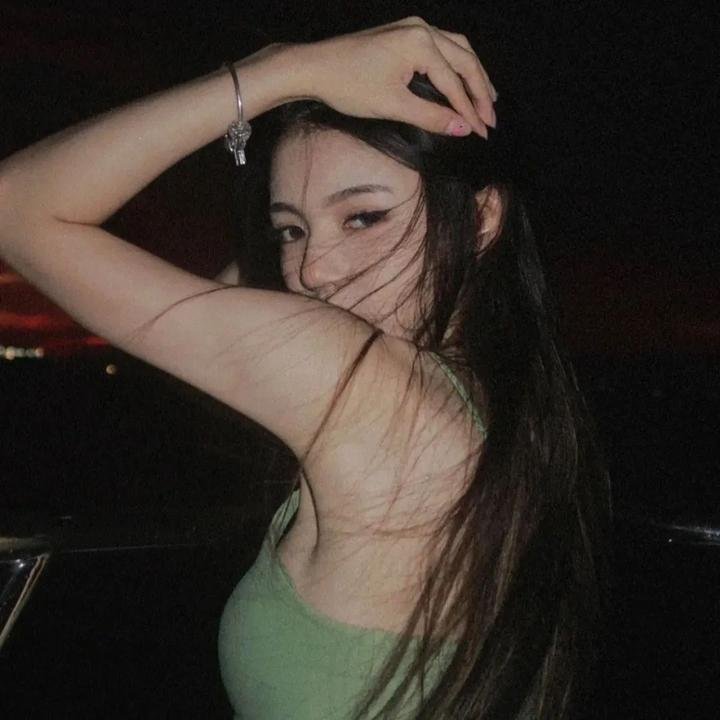 玛丽的白色连衣裙